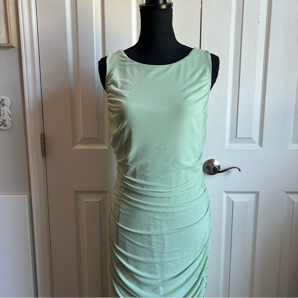 soft green boatneck mesh ruched bodycon mermaid sleeveless dress - Picture 2 of 8